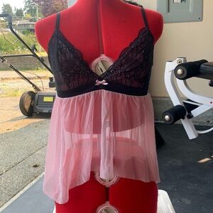 Lingerie top with lace chest
